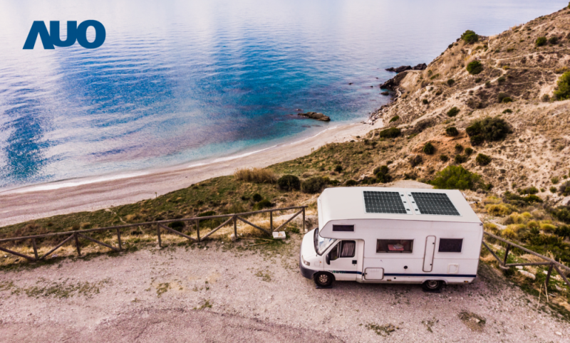 「可撓輕量化太陽光電板SunCurva」使用輕量特殊耐候型複合板取代傳統太陽能板的玻璃前板，不僅降低70%重量，每米平方僅3Kg；具有抗衝擊性能及通過電磁相容性測試，可應用於交通運輸工具，如露營車、遊艇等